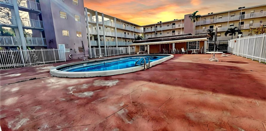 Condo à Lauderhill, Floride, 2 chambres № 1871919