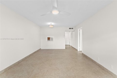 Copropriété à vendre à Hollywood, Floride: 1 chambre, 67.82 m2 № 1983206 - photo 11