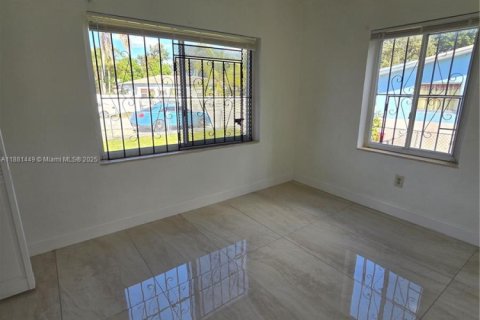 Villa ou maison à louer à Miami, Floride: 2 chambres, 120.4 m2 № 1925110 - photo 13
