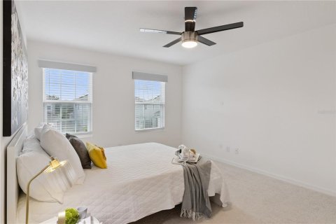 House in Davenport, Florida 4 bedrooms, 226.68 sq.m. № 2236754 - photo 20