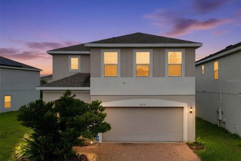House in Davenport, Florida 4 bedrooms, 226.68 sq.m. № 2236754