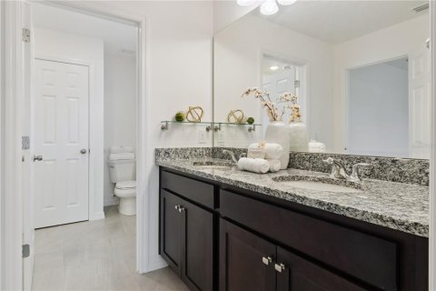 House in Davenport, Florida 4 bedrooms, 226.68 sq.m. № 2236754 - photo 21