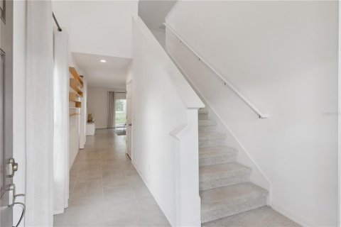 House in Davenport, Florida 4 bedrooms, 226.68 sq.m. № 2236754 - photo 8