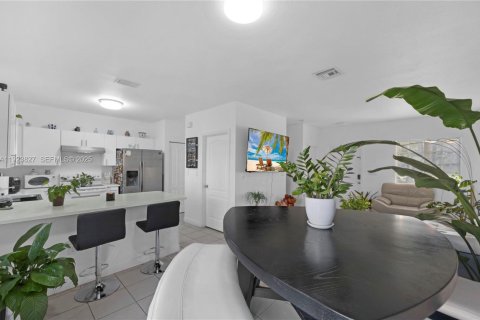 Adosado en venta en Cutler Bay, Florida, 3 dormitorios, 120.31 m2 № 2039306 - foto 20