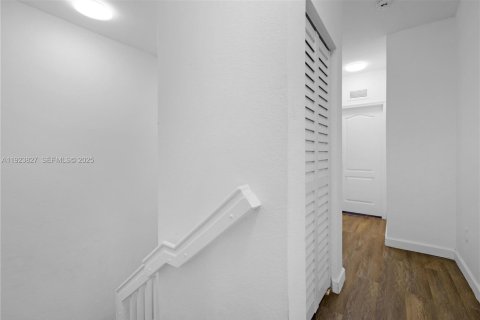 Adosado en venta en Cutler Bay, Florida, 3 dormitorios, 120.31 m2 № 2039306 - foto 11