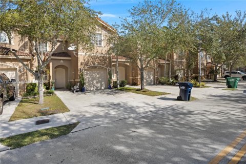 Touwnhouse à Cutler Bay, Floride 3 chambres, 120.31 m2 № 2039306
