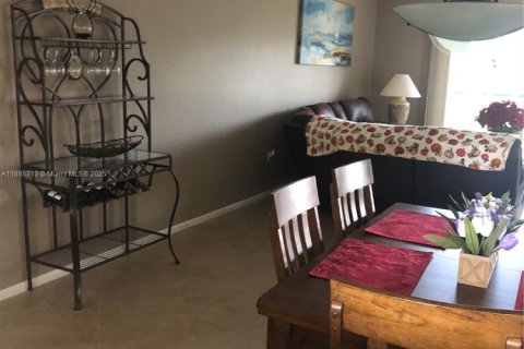 Condominio en alquiler en Pembroke Pines, Florida, 1 dormitorio, 95.97 m2 № 1933638 - foto 20