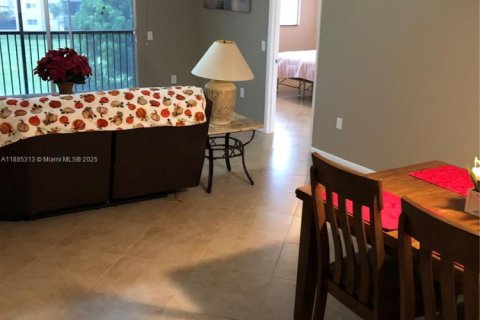 Condominio en alquiler en Pembroke Pines, Florida, 1 dormitorio, 95.97 m2 № 1933638 - foto 8