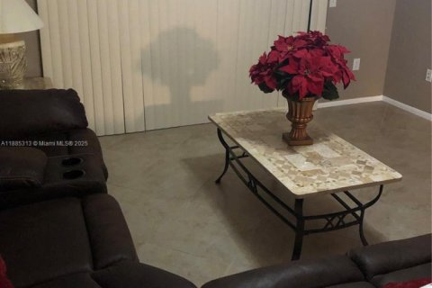 Condominio en alquiler en Pembroke Pines, Florida, 1 dormitorio, 95.97 m2 № 1933638 - foto 13