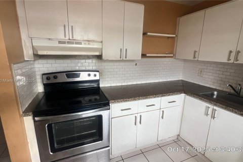 Condo in Miami Gardens, Florida, 1 bedroom № 1954173 - photo 7