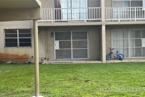 Condo in Miami Gardens, Florida, 1 bedroom № 1954173 - photo 5