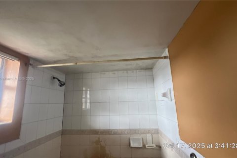 Condo in Miami Gardens, Florida, 1 bedroom № 1954173 - photo 13