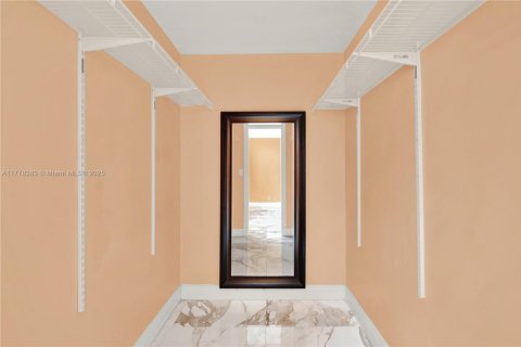 Condominio en venta en Hollywood, Florida, 1 dormitorio, 63.92 m2 № 1711531 - foto 16