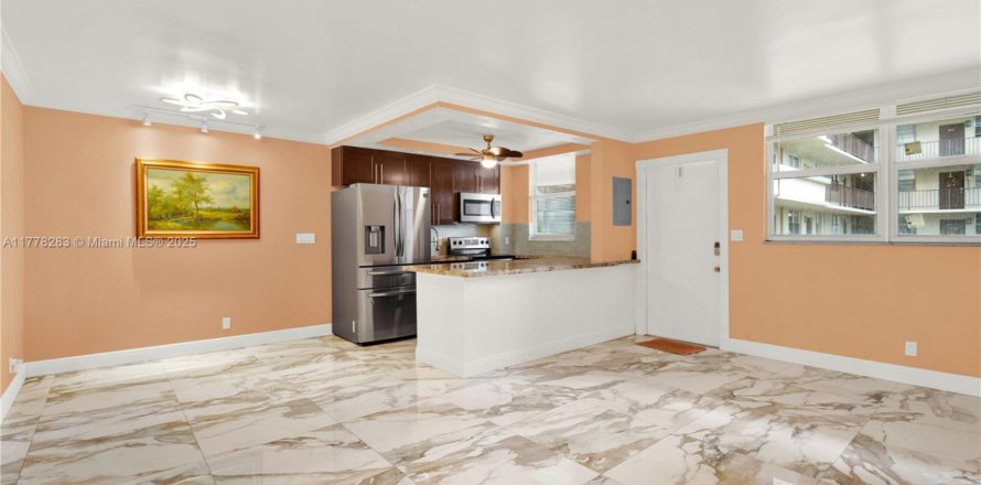 Condominio en Hollywood, Florida, 1 dormitorio № 1711531