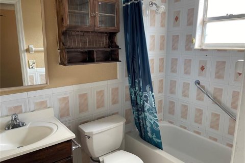 Commercial property in Kissimmee, Florida 6 bedrooms, 167.22 sq.m. № 2397043 - photo 10