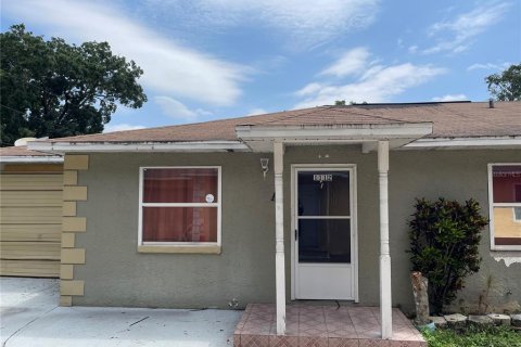 Commercial property in Kissimmee, Florida 6 bedrooms, 167.22 sq.m. № 2397043 - photo 2