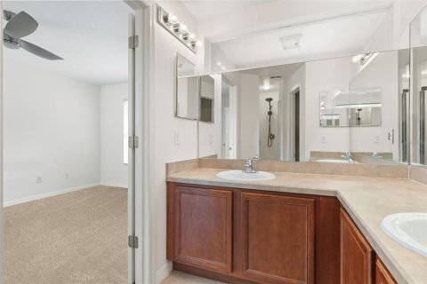 Townhouse in Altamonte Springs, Florida 3 bedrooms, 141.3 sq.m. № 2148144 - photo 13