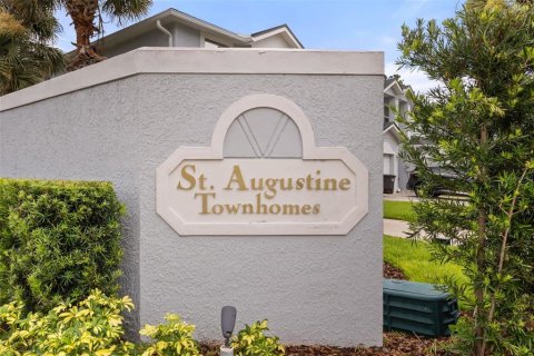 Townhouse in Altamonte Springs, Florida 3 bedrooms, 141.3 sq.m. № 2148144 - photo 27