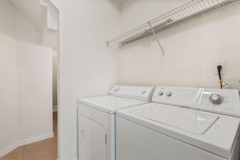 Townhouse in Altamonte Springs, Florida 3 bedrooms, 141.3 sq.m. № 2148144 - photo 9