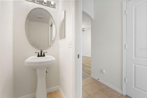Townhouse in Altamonte Springs, Florida 3 bedrooms, 141.3 sq.m. № 2148144 - photo 10