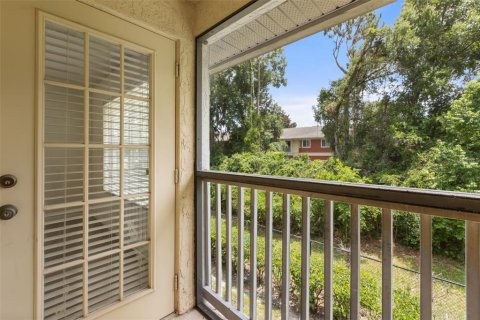 Townhouse in Altamonte Springs, Florida 3 bedrooms, 141.3 sq.m. № 2148144 - photo 16