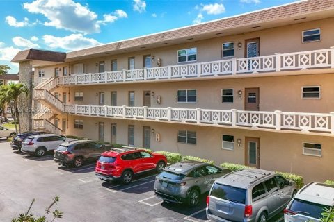 Condominio en venta en Lauderdale Lakes, Florida, 1 dormitorio, 63.55 m2 № 1982594 - foto 11