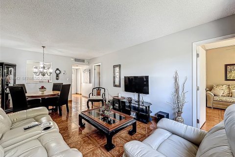 Condominio en venta en Lauderdale Lakes, Florida, 1 dormitorio, 63.55 m2 № 1982594 - foto 21