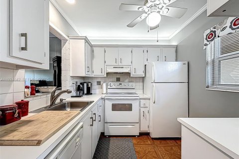 Condominio en venta en Lauderdale Lakes, Florida, 1 dormitorio, 63.55 m2 № 1982594 - foto 17