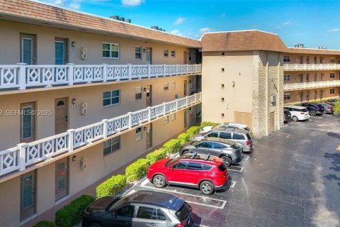 Condominio en venta en Lauderdale Lakes, Florida, 1 dormitorio, 63.55 m2 № 1982594 - foto 8