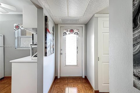 Condominio en venta en Lauderdale Lakes, Florida, 1 dormitorio, 63.55 m2 № 1982594 - foto 20