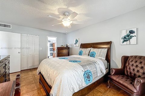 Condominio en venta en Lauderdale Lakes, Florida, 1 dormitorio, 63.55 m2 № 1982594 - foto 29