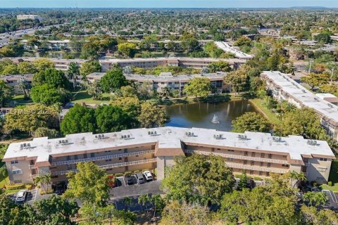 Condominio en venta en Lauderdale Lakes, Florida, 1 dormitorio, 63.55 m2 № 1982594 - foto 5