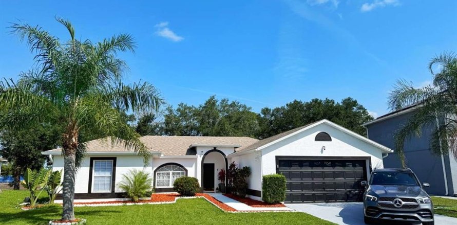 House in Kissimmee, Florida 3 bedrooms, 150.22 sq.m. № 1813700