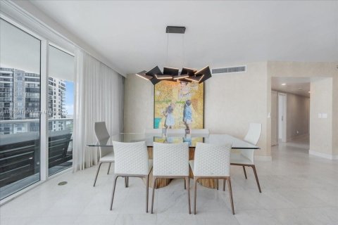 Condo in Miami, Florida, 3 bedrooms  № 1937594 - photo 18