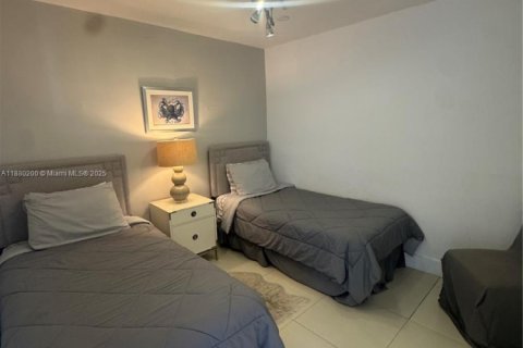 Condominio en alquiler en Miami Beach, Florida, 3 dormitorios, 126.35 m2 № 2076698 - foto 15