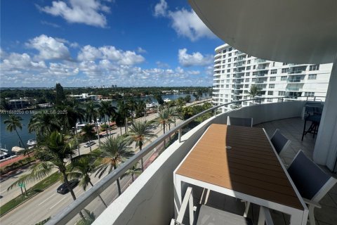 Condominio en alquiler en Miami Beach, Florida, 3 dormitorios, 126.35 m2 № 2076698 - foto 21