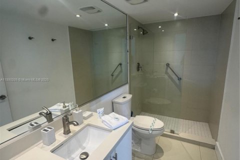 Condominio en alquiler en Miami Beach, Florida, 3 dormitorios, 126.35 m2 № 2076698 - foto 14