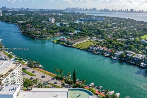 Condominio en alquiler en Miami Beach, Florida, 3 dormitorios, 126.35 m2 № 2076698 - foto 30