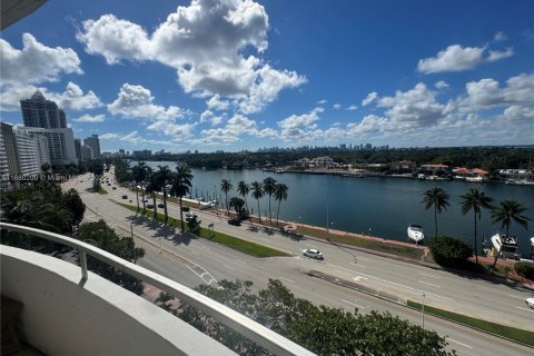 Condominio en alquiler en Miami Beach, Florida, 3 dormitorios, 126.35 m2 № 2076698 - foto 18