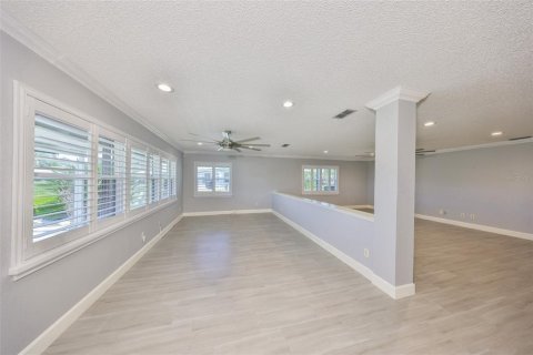 Condo in Sun City Center, Florida, 2 bedrooms  № 1639650 - photo 9