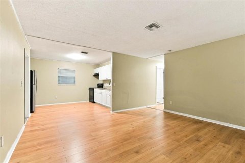 Villa ou maison à louer à Sanford, Floride: 3 chambres, 96.99 m2 № 2415296 - photo 4