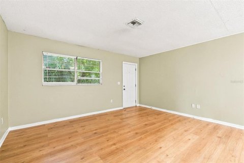 Villa ou maison à louer à Sanford, Floride: 3 chambres, 96.99 m2 № 2415296 - photo 8