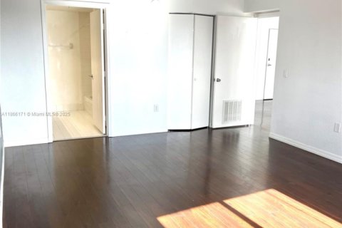 Condominio en venta en Miami, Florida, 2 dormitorios, 91.42 m2 № 1979472 - foto 10