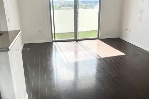 Condominio en venta en Miami, Florida, 2 dormitorios, 91.42 m2 № 1979472 - foto 4