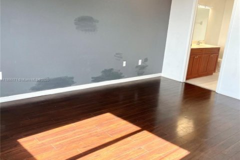 Condominio en venta en Miami, Florida, 2 dormitorios, 91.42 m2 № 1979472 - foto 11