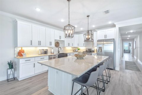 Copropriété à louer à Indian Shores, Floride: 4 chambres, 221.85 m2 № 223957 - photo 6