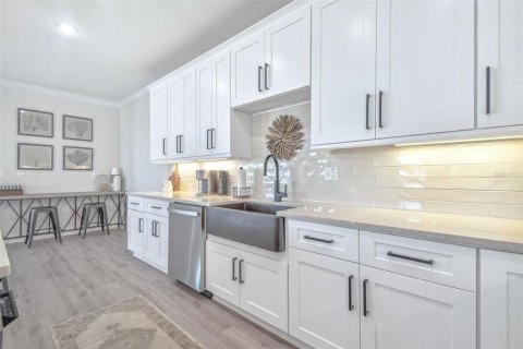 Copropriété à louer à Indian Shores, Floride: 4 chambres, 221.85 m2 № 223957 - photo 12