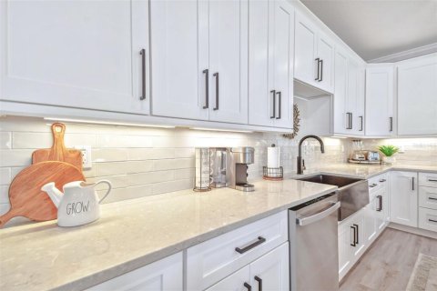 Copropriété à louer à Indian Shores, Floride: 4 chambres, 221.85 m2 № 223957 - photo 10