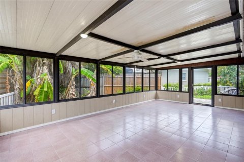 House in Sarasota, Florida 2 bedrooms, 139.63 sq.m. № 2236130 - photo 22