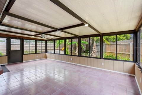 House in Sarasota, Florida 2 bedrooms, 139.63 sq.m. № 2236130 - photo 20